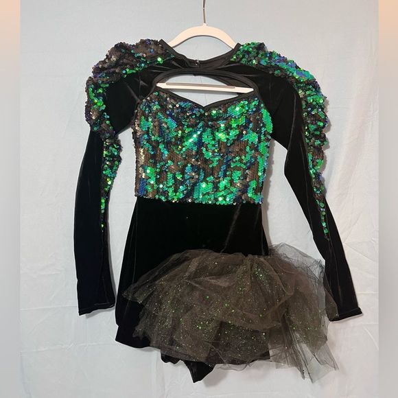 Dance Costume (SA) - Picture 1 of 3
